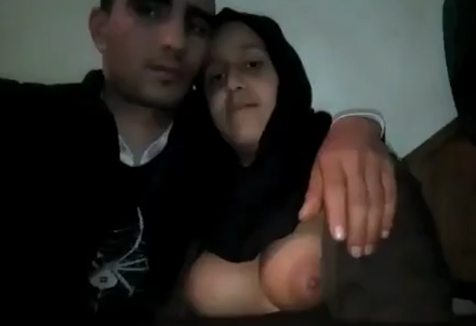 سكس محجبة صدرها نار مع عشيقها يمص في صدرها ويلعب فيهم – سكس عربي