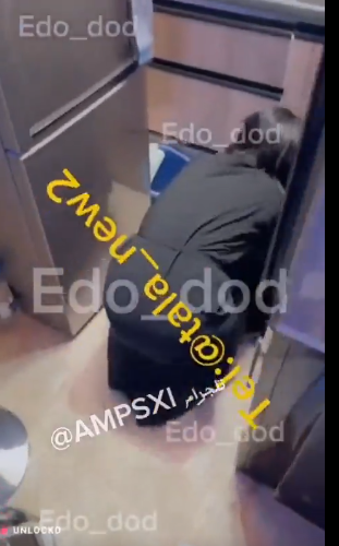 يتجسس علي امه وينكحها سكس محارم عربي